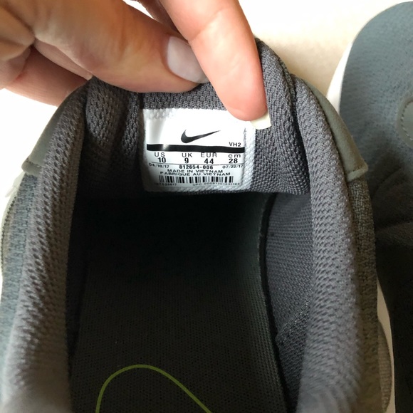 Nike Tanjun Athletic Running Shoes - Picture 6 of 6